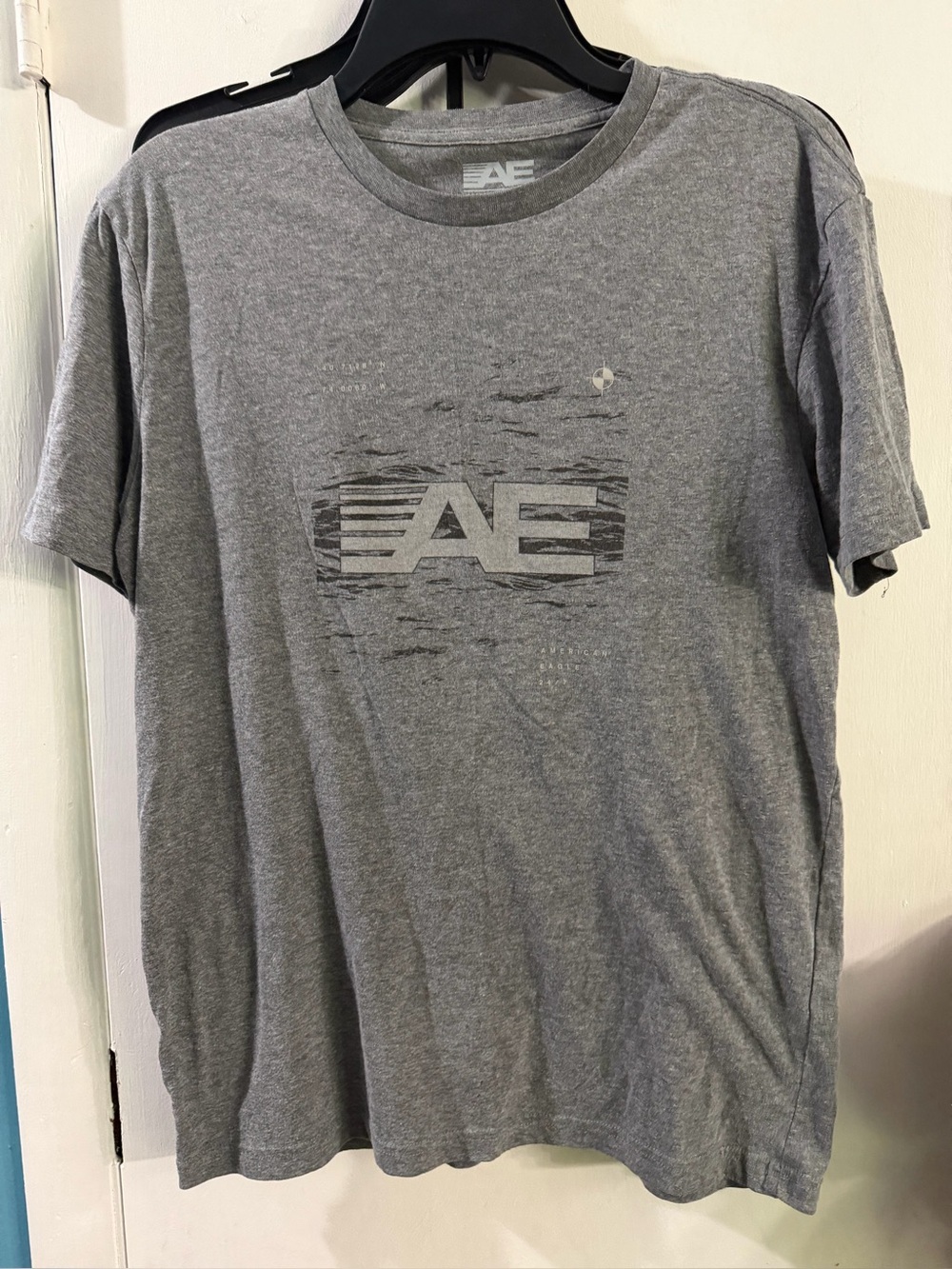 American Eagle Small Tee